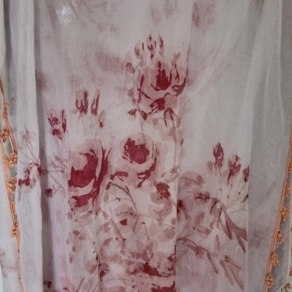 Vera Neumann Floral Sheer Shawl/Scarf with Tassel Trim - Picture 4 of 9